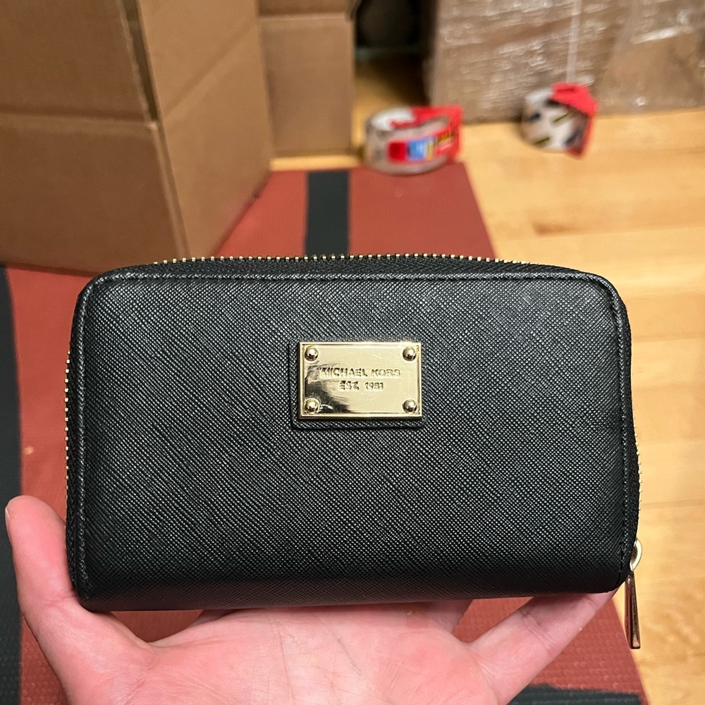 New never used Michael Kors wallet!